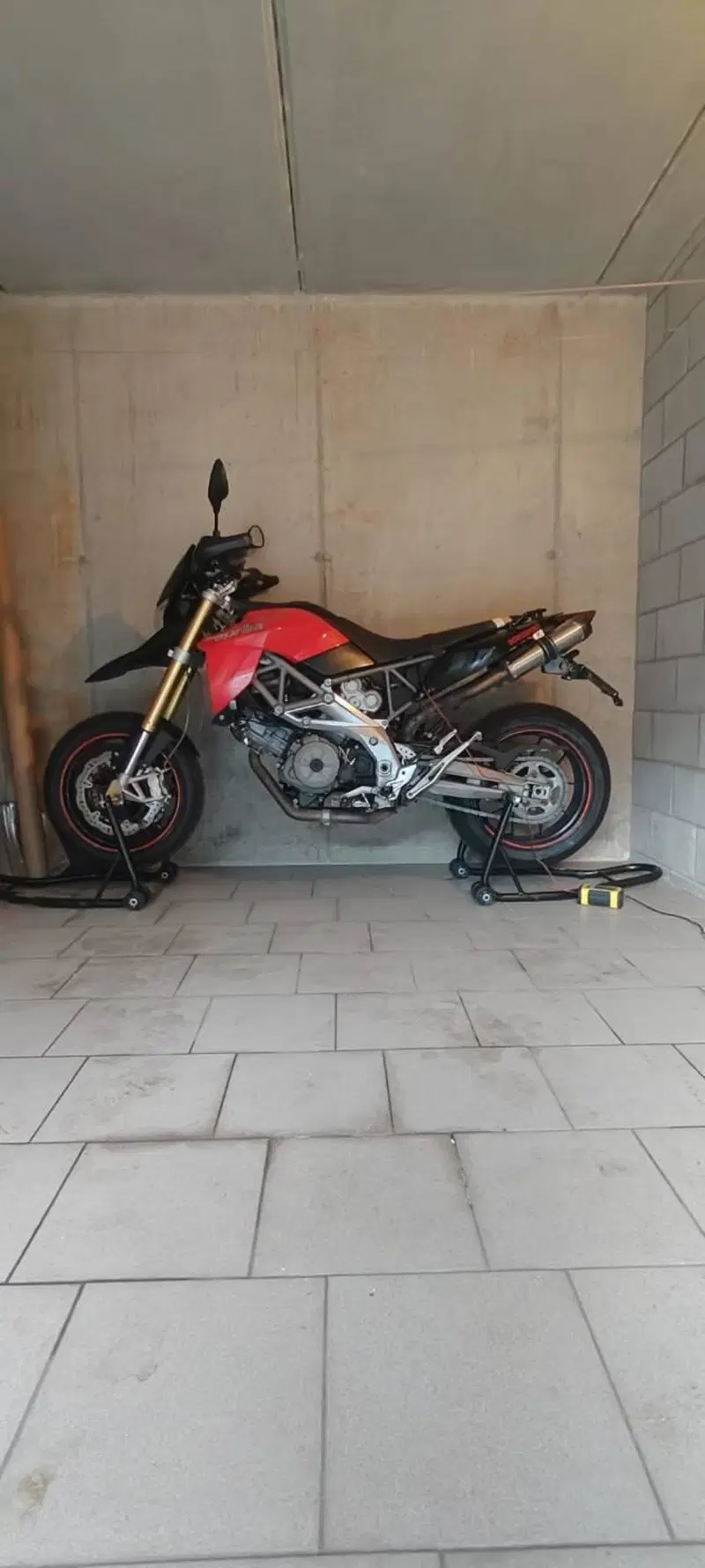 Aprilia Dorsoduro 750 (2009 - 14) (12)