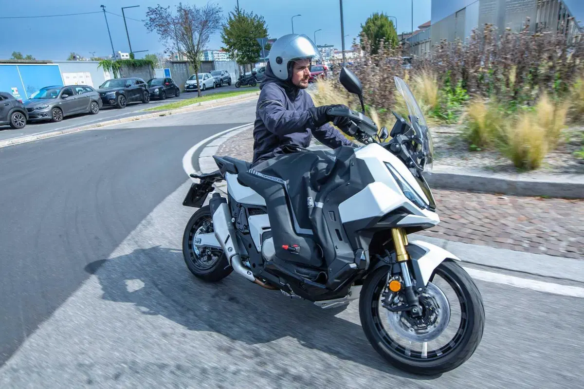 Tucano Urbano WarmPower: la tecnologia riscaldante attiva per affrontare l’inverno su due ruote (28)