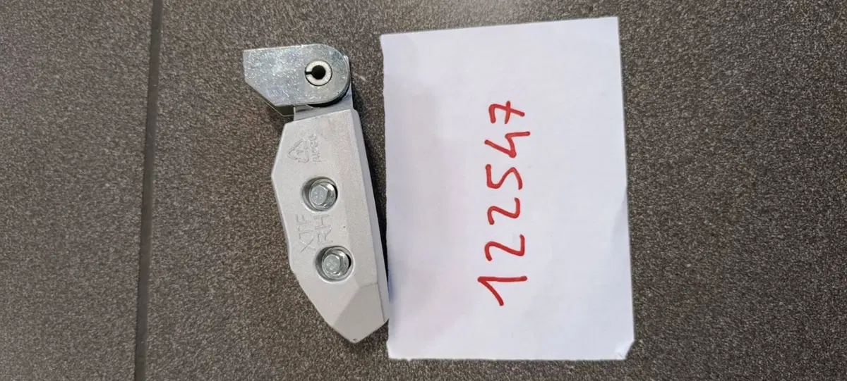 PEDANETTA PASSEGGERO DX SYM ADX 300 (3)