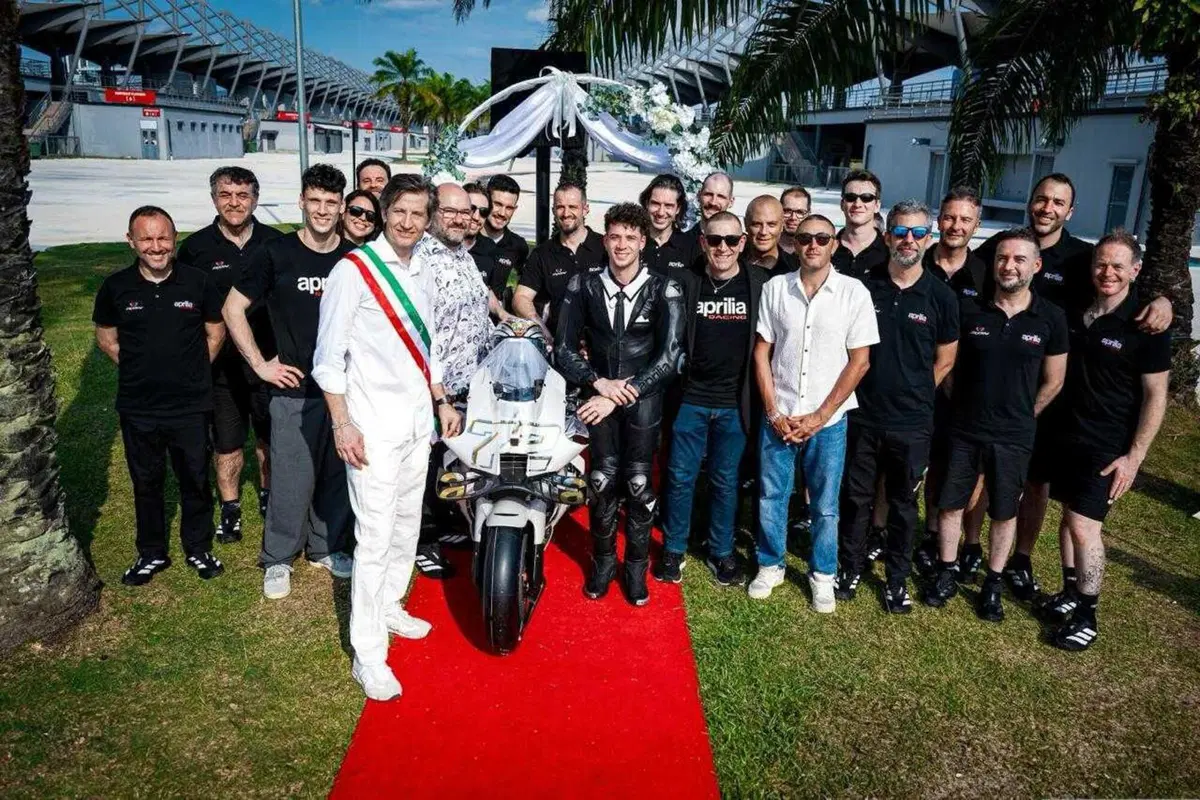 Bezzecchi rinnovo contratto con Aprilia fino al 2028 (2)