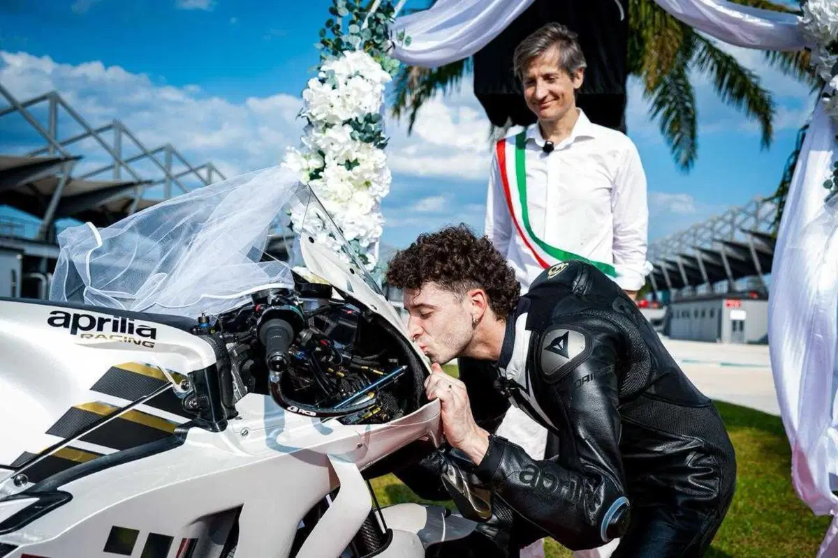 Bezzecchi rinnovo contratto con Aprilia fino al 2028 (6)