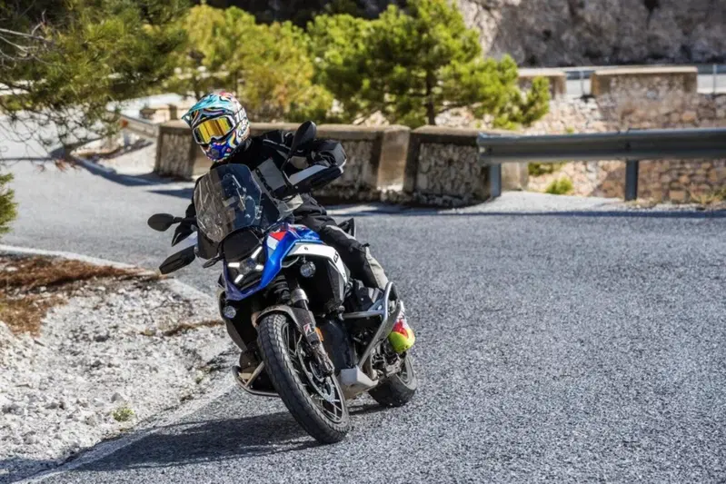 Il GS &egrave; sempre il GS. Agile e piacevole da usare anche nello stretto