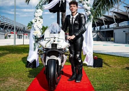 Una fede al dito, un contratto pluriennale, Marco Bezzecchi ha sposato Albarosa: Volevo un percorso a lungo termine