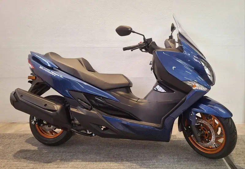 Suzuki Burgman 400 (2025 - 26) (5)