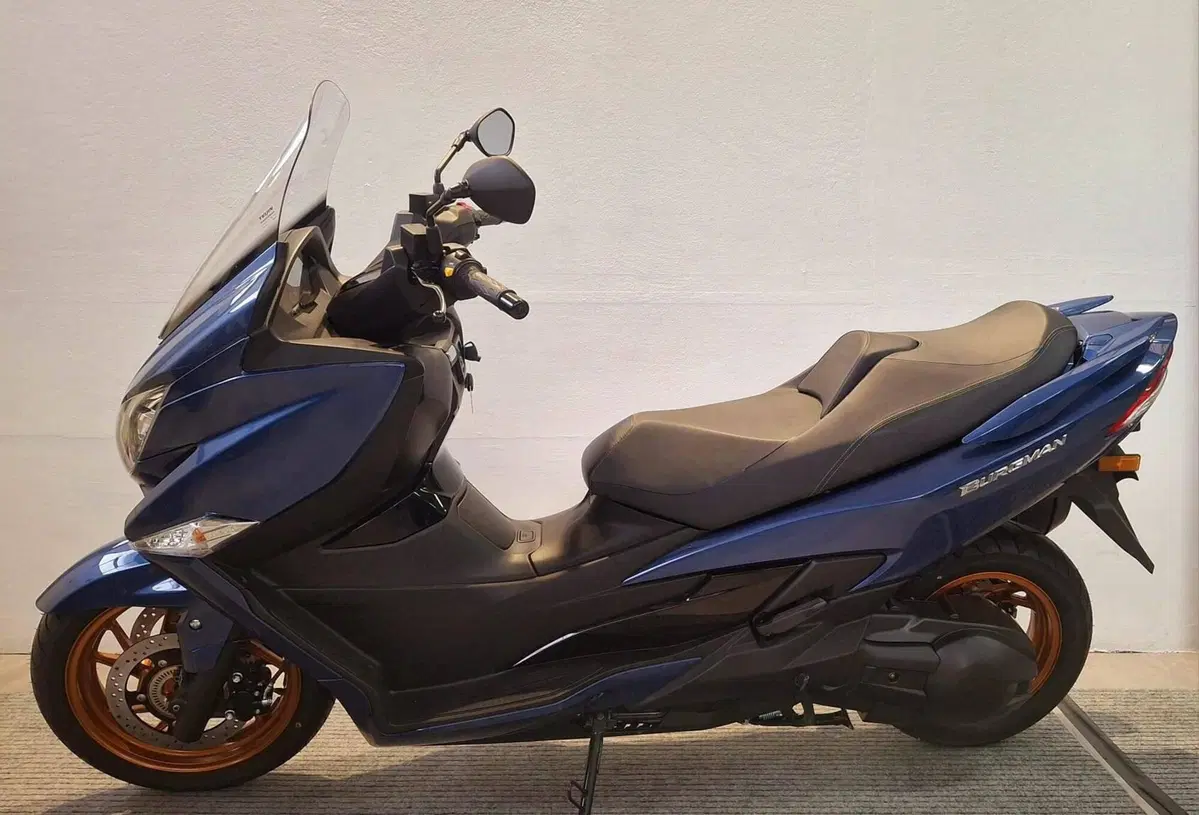 Suzuki Burgman 400 (2025 - 26) (6)