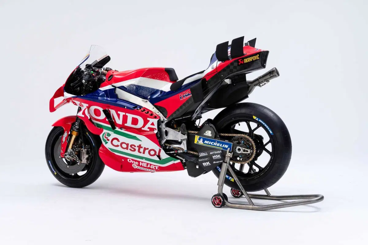 MotoGP 2026. Il Team HRC svela le nuove livree: ecco le Honda di Joan Mir e Luca Marini [GALLERY] (5)