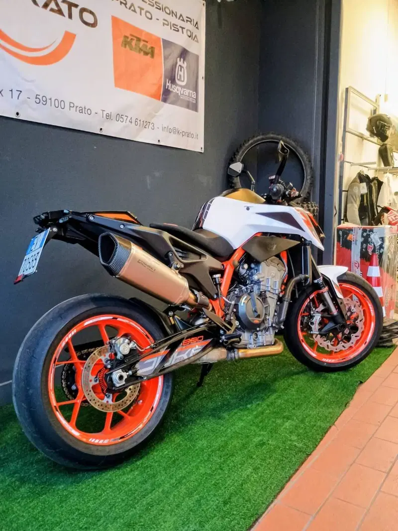 KTM 890 Duke R (2021) (6)