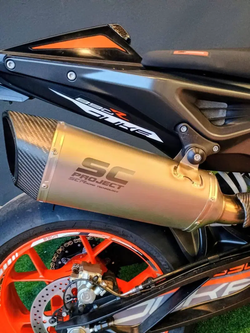 KTM 890 Duke R (2021) (9)