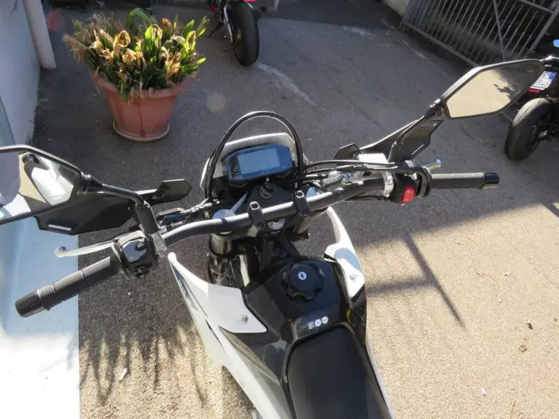 Suzuki DR-Z4SM (2025 - 26) (11)