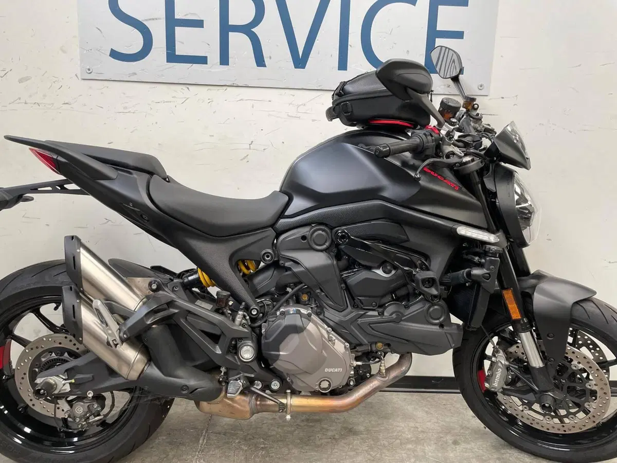 Ducati Monster 937 + (2021 - 25)