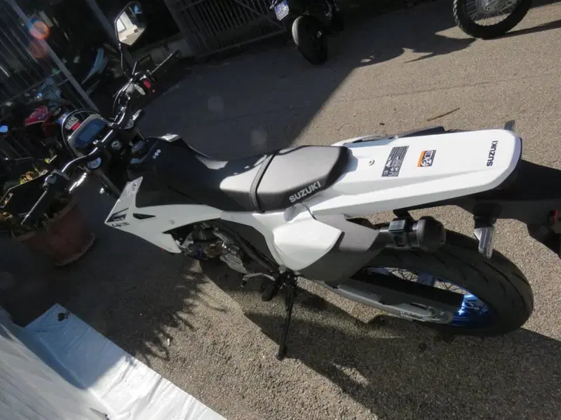 Suzuki DR-Z4SM (2025 - 26) (5)