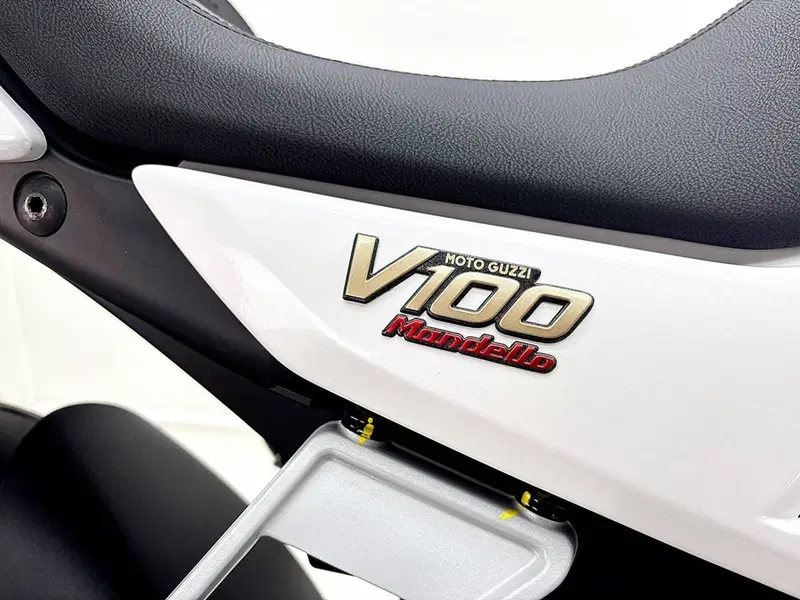 Moto Guzzi V100 Mandello (2022 - 24) (12)