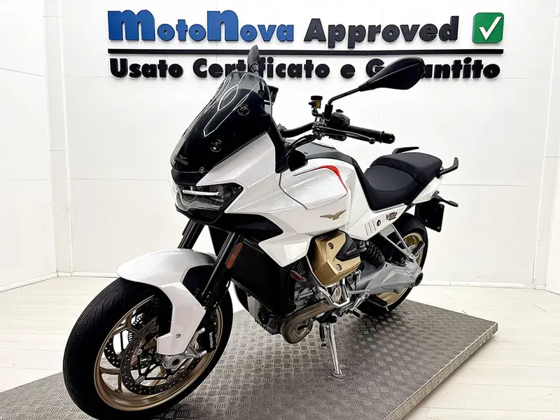 Moto Guzzi V100 Mandello (2022 - 24) (3)