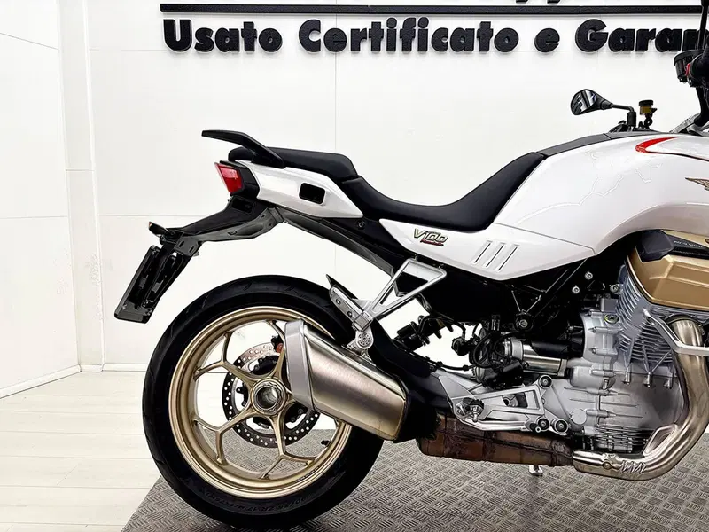Moto Guzzi V100 Mandello (2022 - 24) (6)