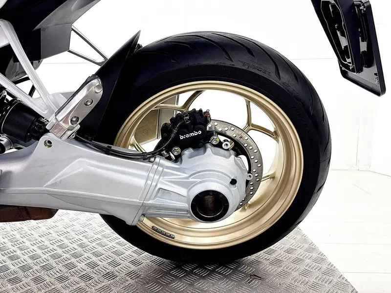 Moto Guzzi V100 Mandello (2022 - 24) (18)