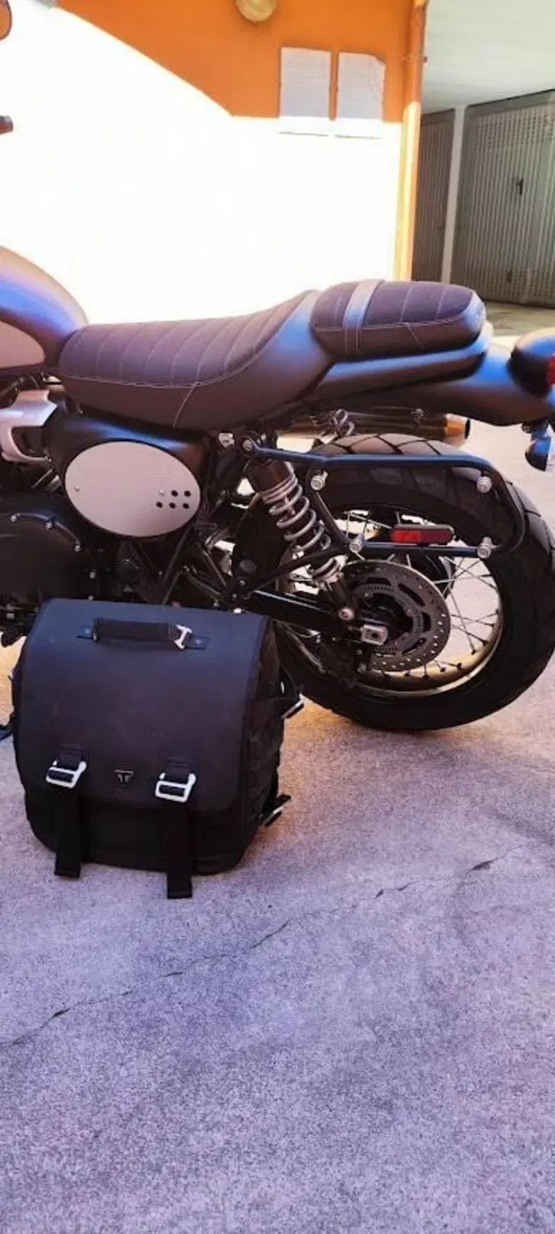 Triumph Street Scrambler 900 Gold Line Edition (2021 - 23) (10)