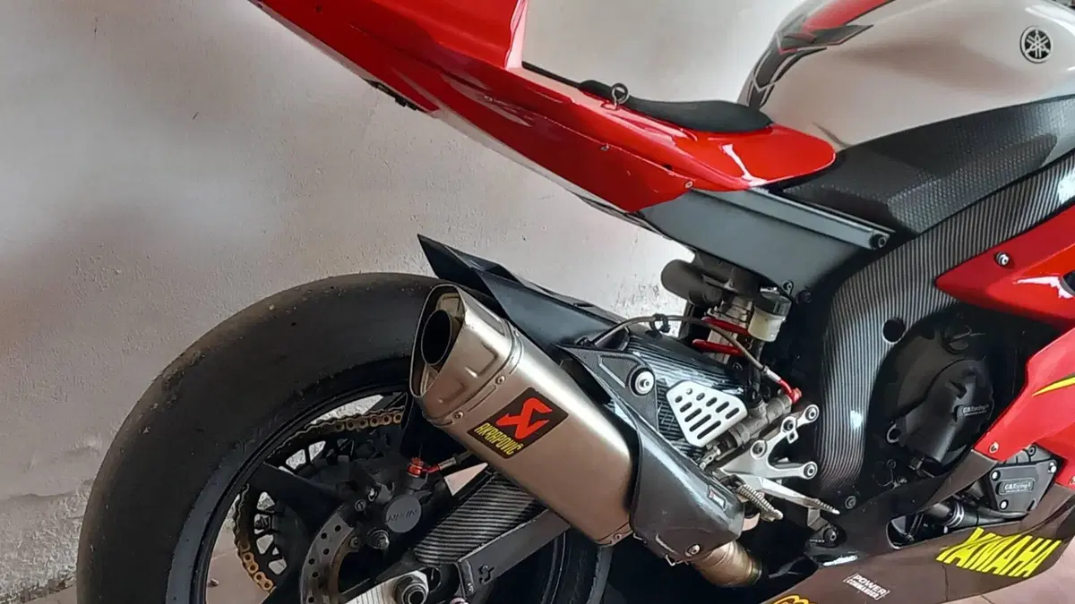 Yamaha YZF R6 (2006 - 07) (3)
