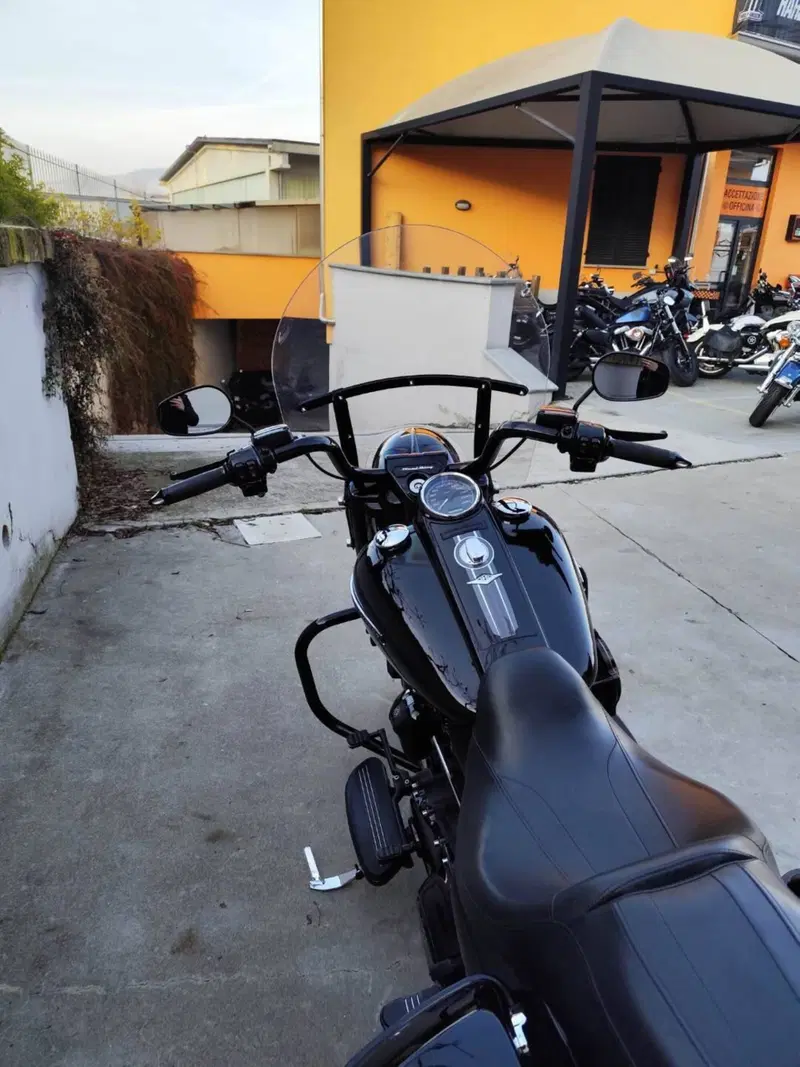 Harley-Davidson 107 Road King Special (2017 - 18) - FLHRXS (3)