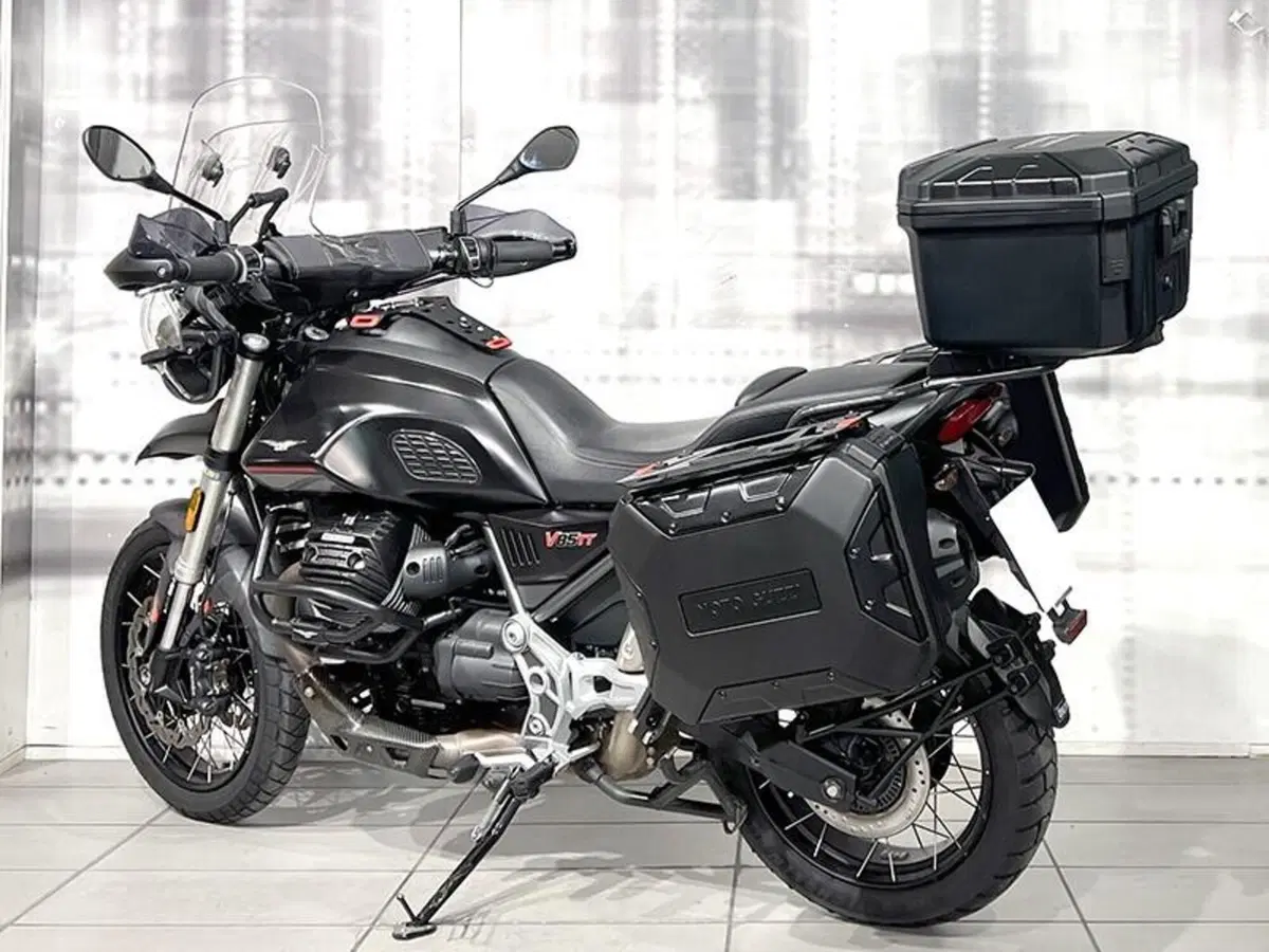 Moto Guzzi V85 TT (2021 - 23) (2)