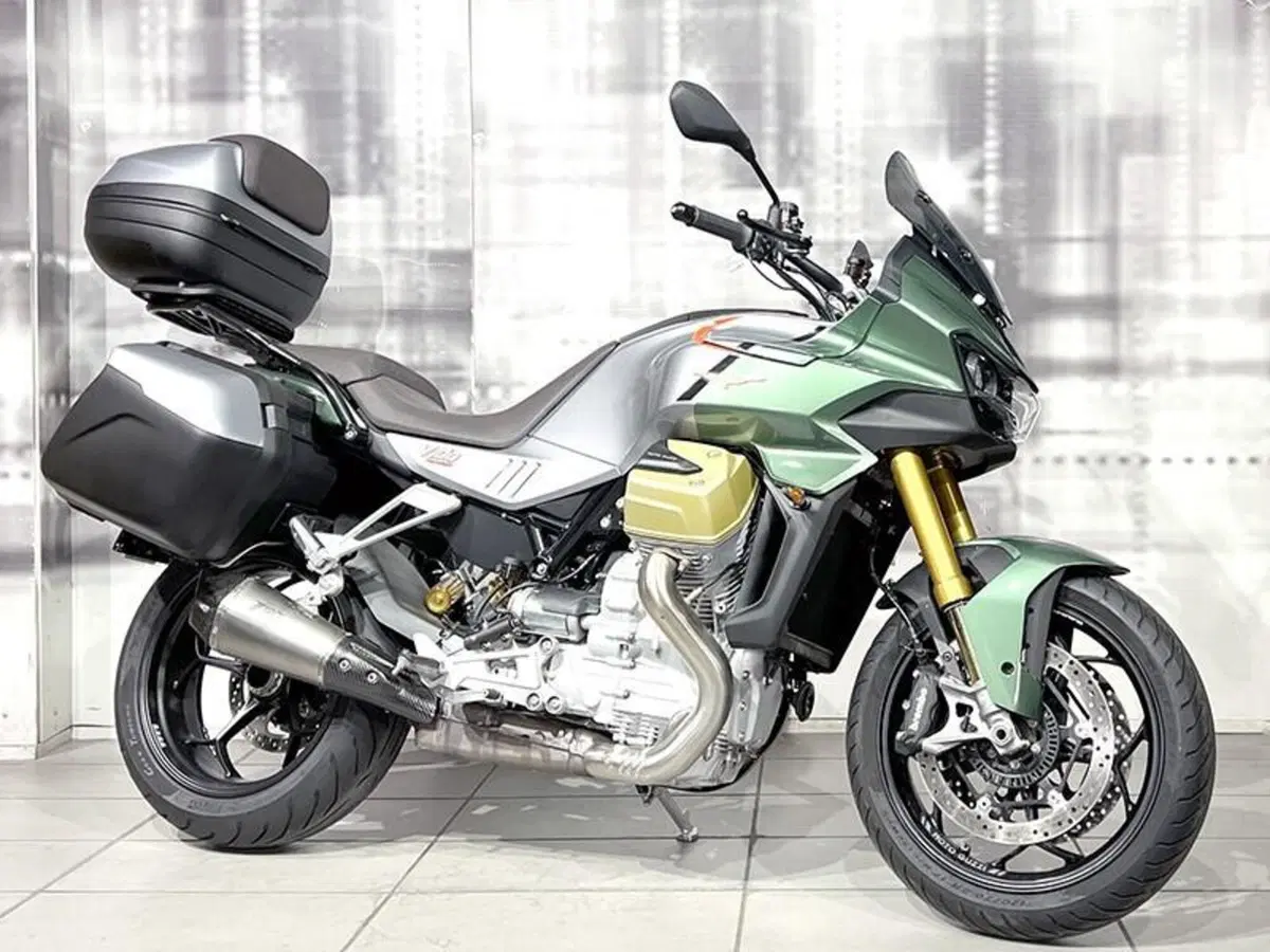 Moto Guzzi V100 Mandello S (2022 - 24)