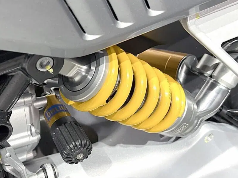 Moto Guzzi V100 Mandello S (2022 - 24) (5)