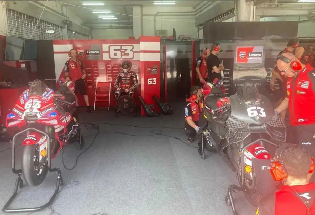 Foto dal 1° giorno di test ufficiali a Sepang (2)