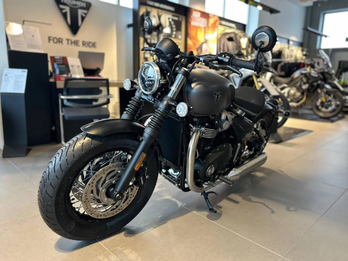Triumph Bonneville Bobber 1200 (2026) (4)