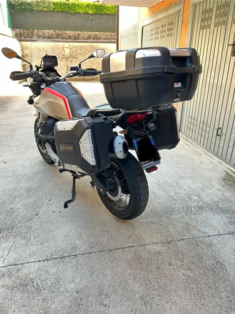 Moto Guzzi V85 TT Travel (2021 - 23) (4)