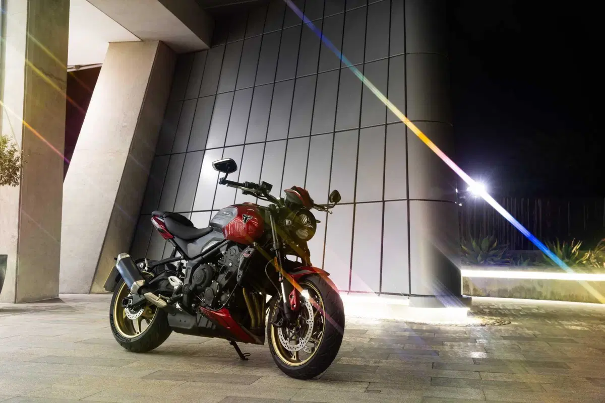 Triumph Trident 800 TEST: 3 cilindri, 115 cv, 198 kg e tanto divertimento. Pro e Contro [VIDEO E GALLERY] (34)
