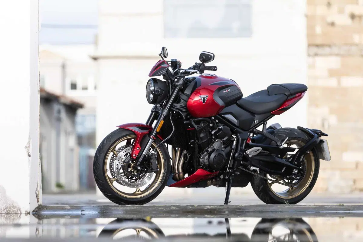 Triumph Trident 800 TEST: 3 cilindri, 115 cv, 198 kg e tanto divertimento. Pro e Contro [VIDEO E GALLERY] (43)