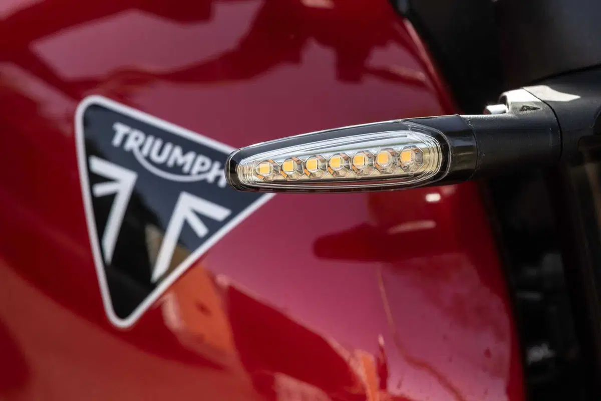 Triumph Trident 800 TEST: 3 cilindri, 115 cv, 198 kg e tanto divertimento. Pro e Contro [VIDEO E GALLERY] (65)