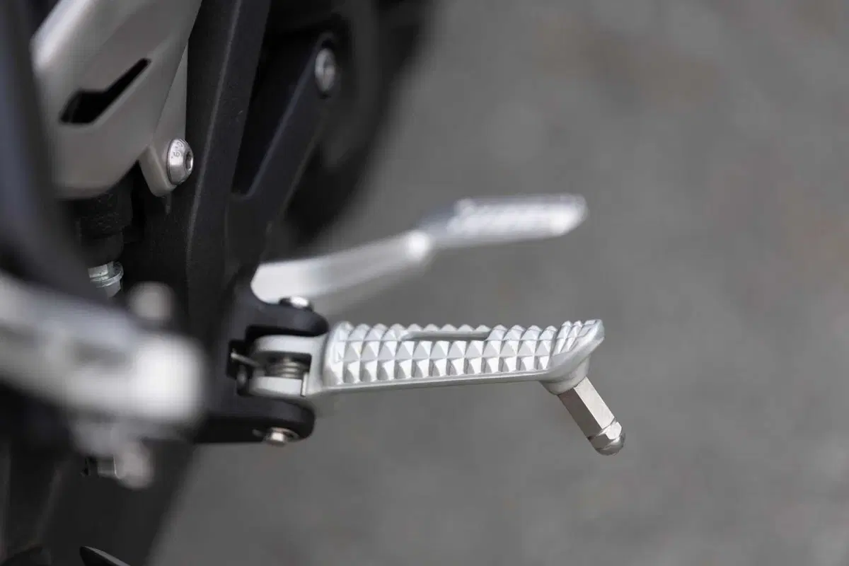 Triumph Trident 800 TEST: 3 cilindri, 115 cv, 198 kg e tanto divertimento. Pro e Contro [VIDEO E GALLERY] (69)