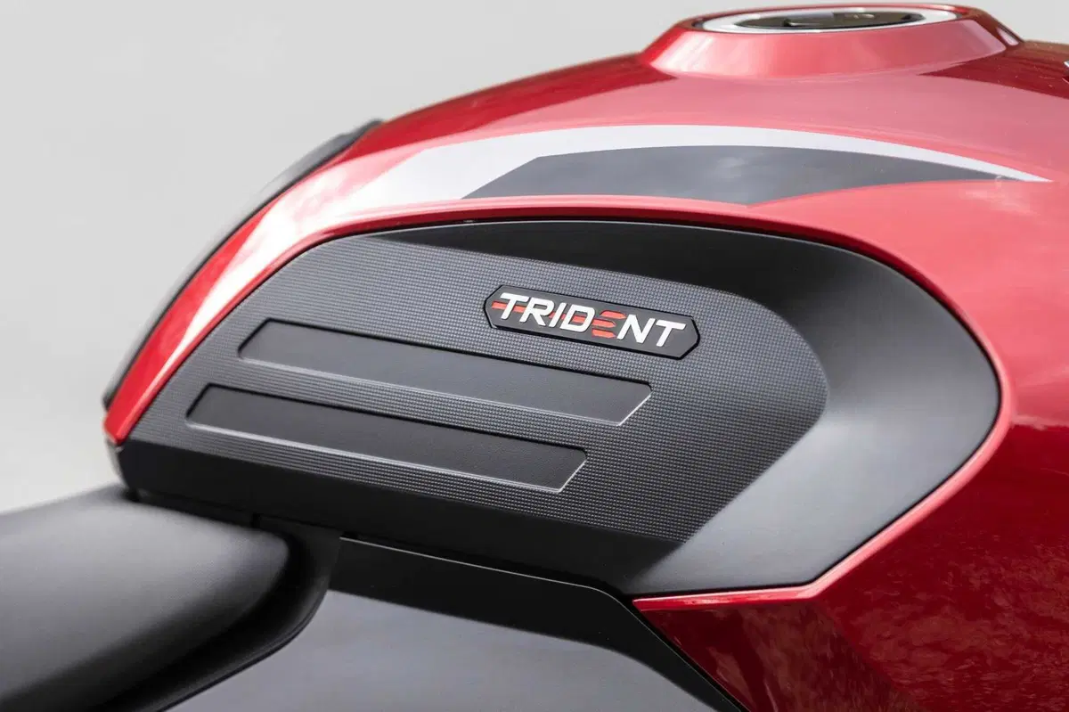 Triumph Trident 800 TEST: 3 cilindri, 115 cv, 198 kg e tanto divertimento. Pro e Contro [VIDEO E GALLERY] (72)
