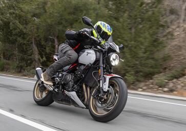 Triumph Trident 800 TEST: 3 cilindri, 115 cv, 198 kg e tanto divertimento. Pro e Contro [VIDEO E GALLERY]