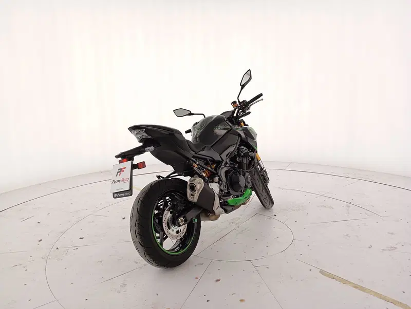 Kawasaki Z 900 SE (2022 - 24) (3)