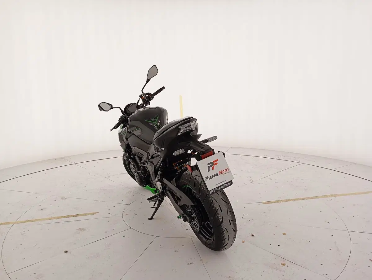 Kawasaki Z 900 SE (2022 - 24) (5)