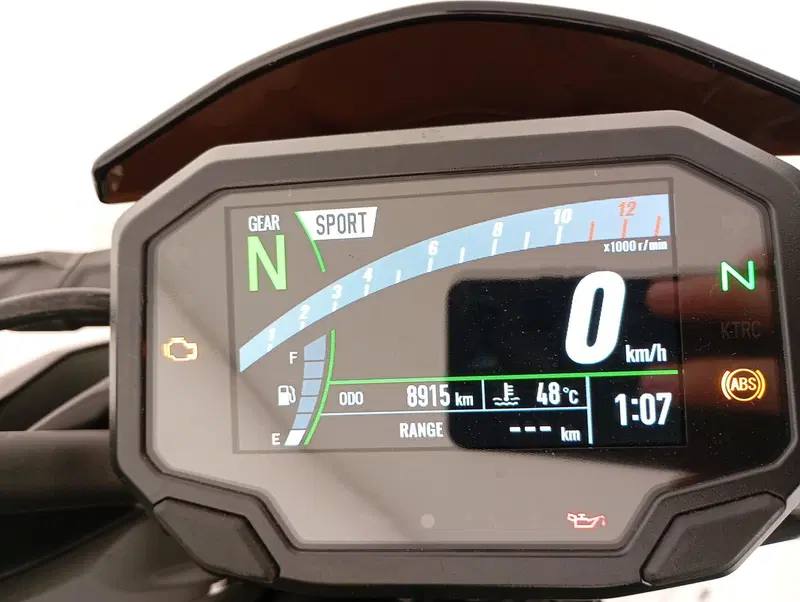 Kawasaki Z 900 SE (2022 - 24) (14)