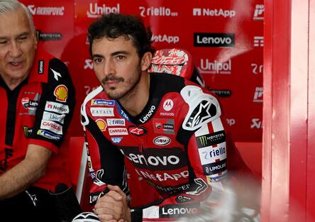 Bagnaia: “Riesco a guidare senza sentirmi limitato. Mercato? Divertente, molti cambieranno”