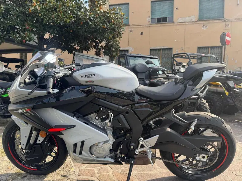 CFMOTO 675SR-R (2025 - 26) (4)