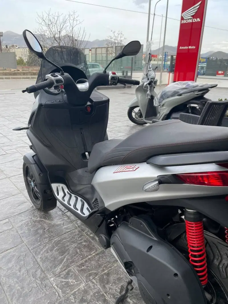 Piaggio MP3 300 ABS Hpe (2021 - 24) (4)