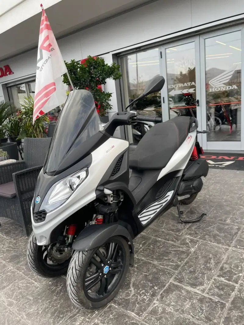 Piaggio MP3 300 ABS Hpe (2021 - 24) (6)