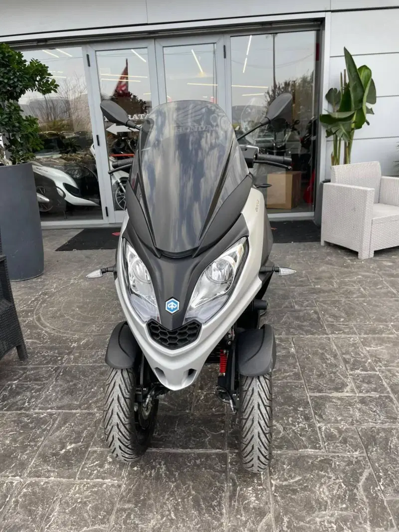 Piaggio MP3 300 ABS Hpe (2021 - 24) (7)