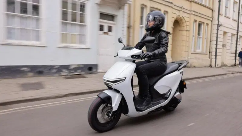 Moto, scooter e biciclette in Italia: il mercato cresce ma la sicurezza &egrave; ancora trascurata