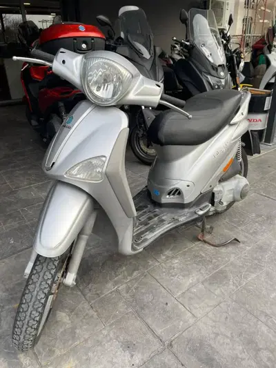 Piaggio Liberty 150 4T (2008 - 13) usata