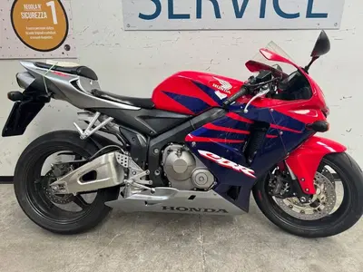 Honda CBR 600 RR (2007 - 08) usata