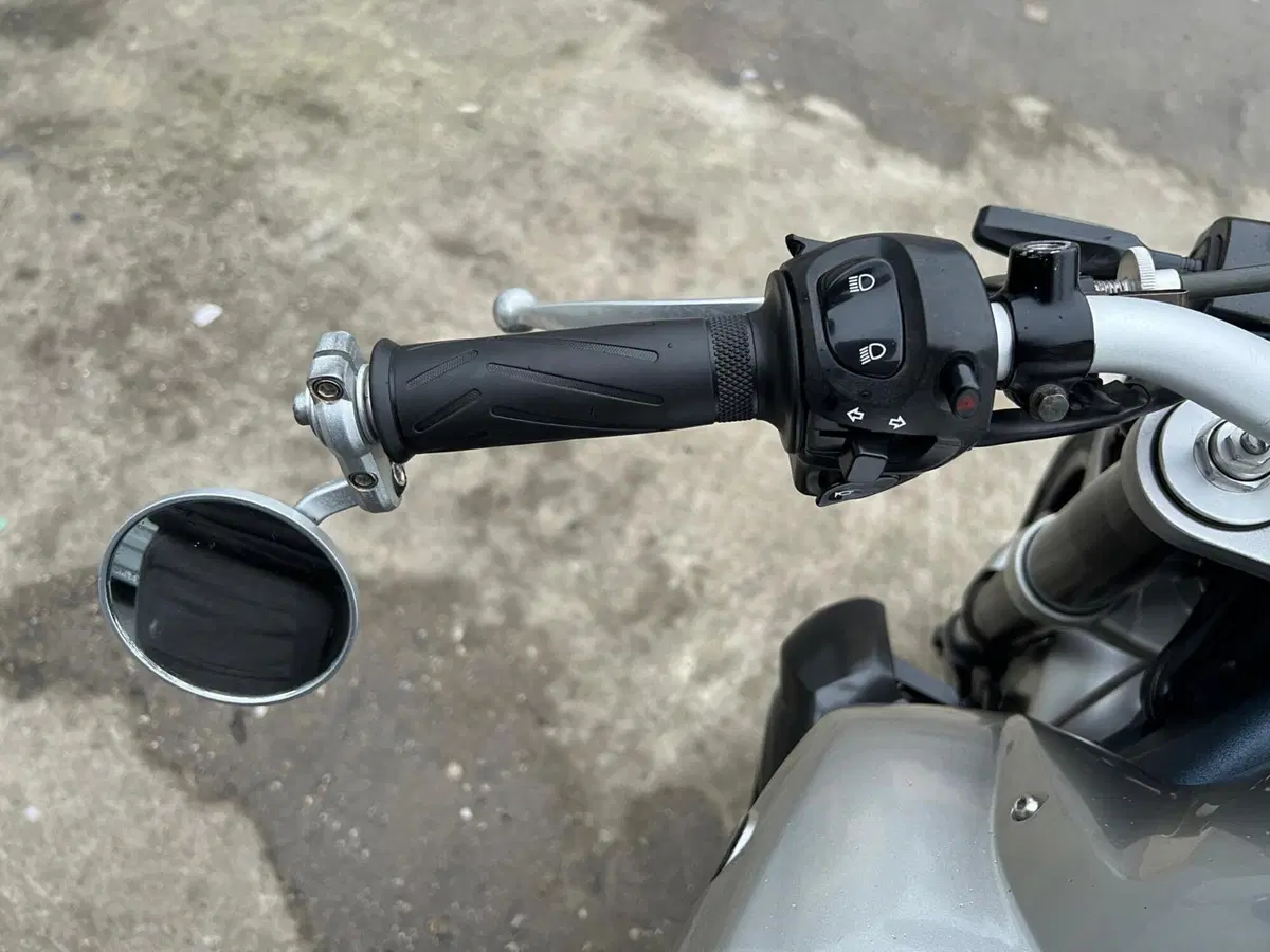 Yamaha FZ1 (2006 - 16) (11)