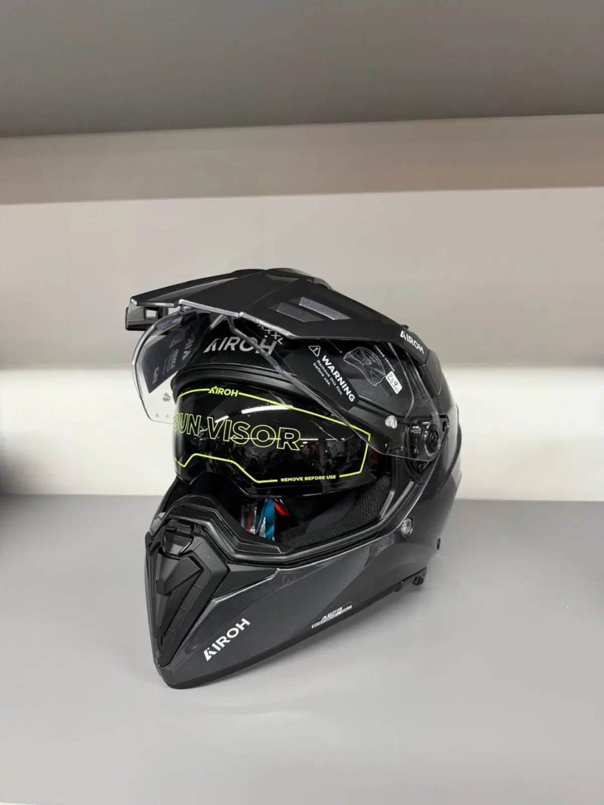 AIROH BANDIT COLOR DARK GREY GLOSS (2)