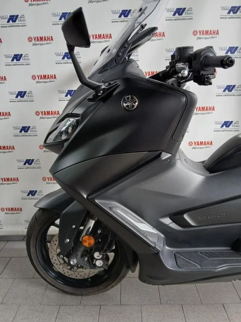 Yamaha T-Max 560 (2022 - 24) (4)
