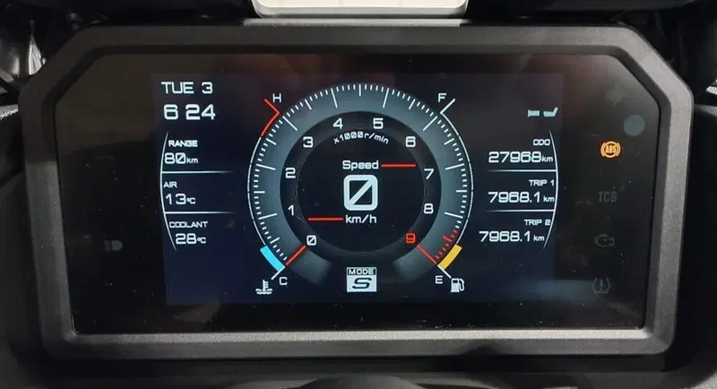 Yamaha T-Max 560 Tech Max (2025 - 26) (4)