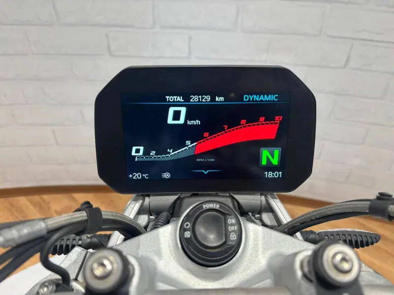Bmw R 1250 R (2021 - 25) (10)